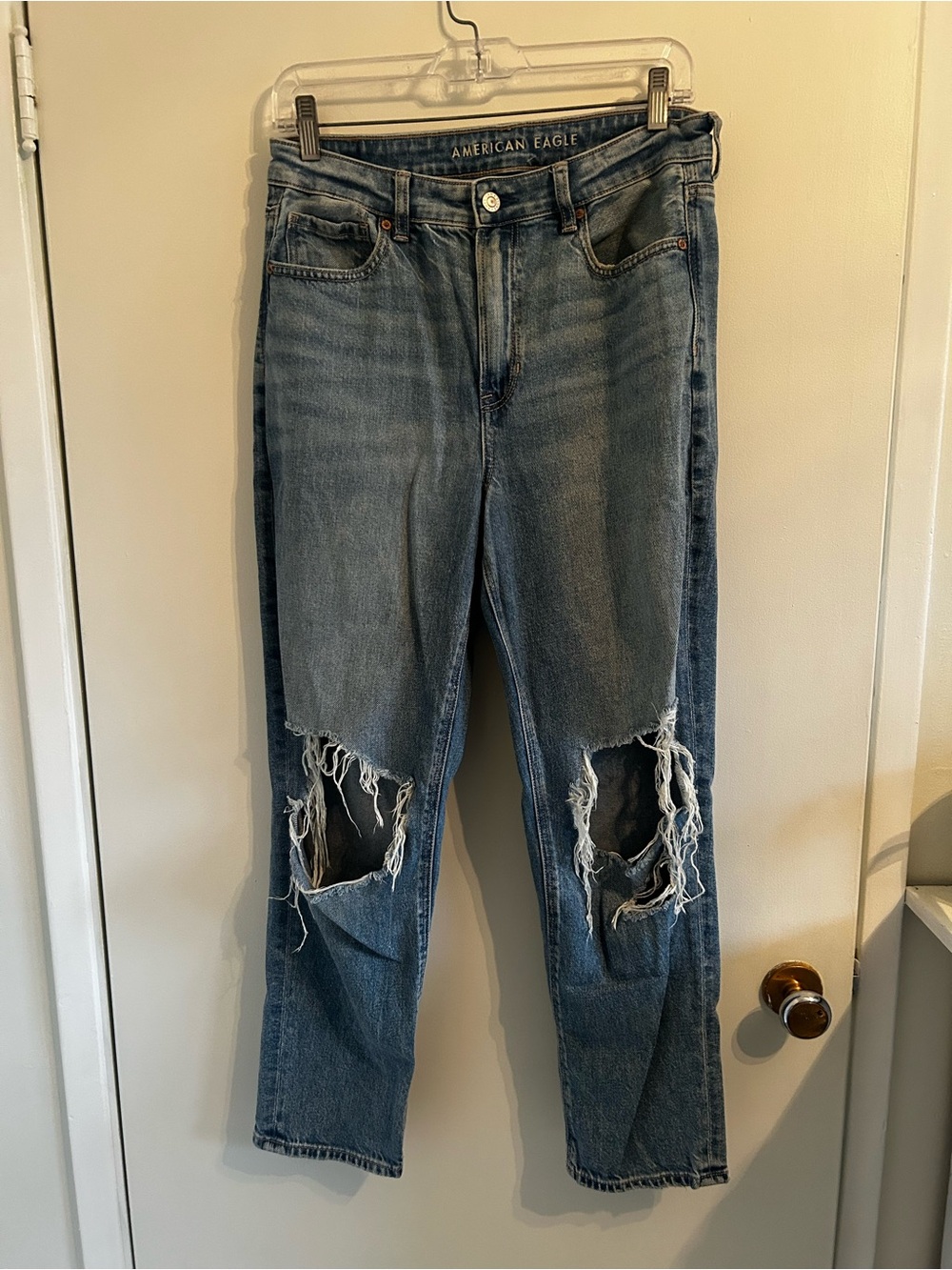 American Eagle Outfitters Boyfriend Jeans in Light Blue Distressed Denim